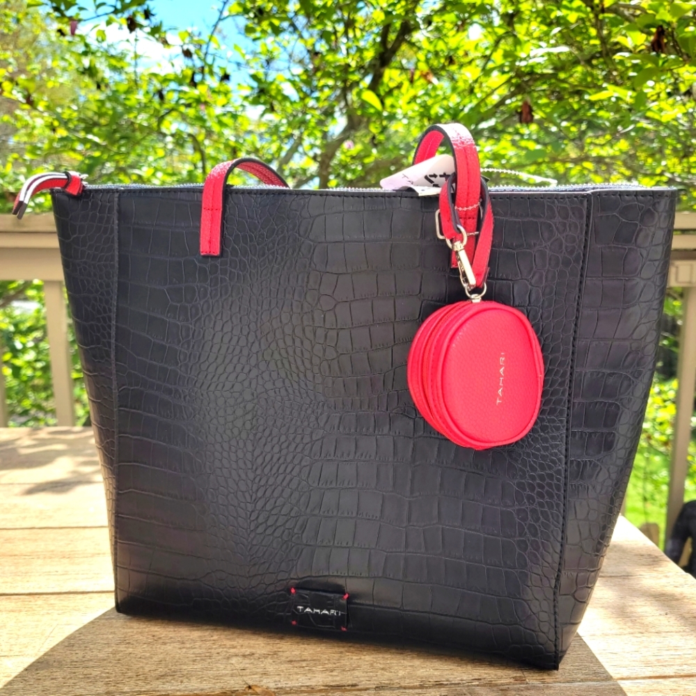 💗 Brand New 💗 TAHARI Large Handbag - NEW with Tags!